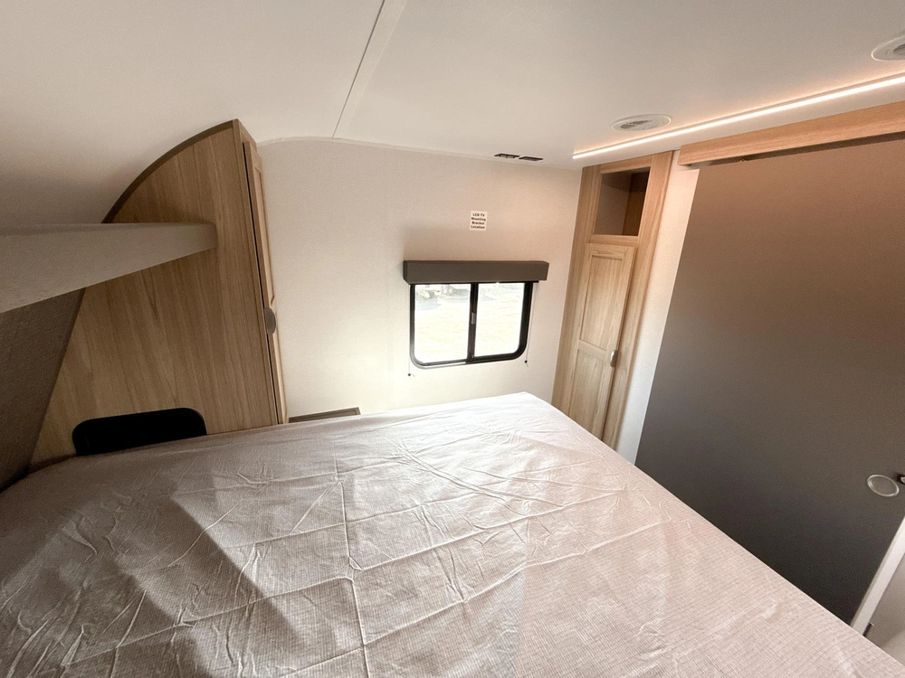 2025 Heartland A-32bh Avenir Travel Trailer alt