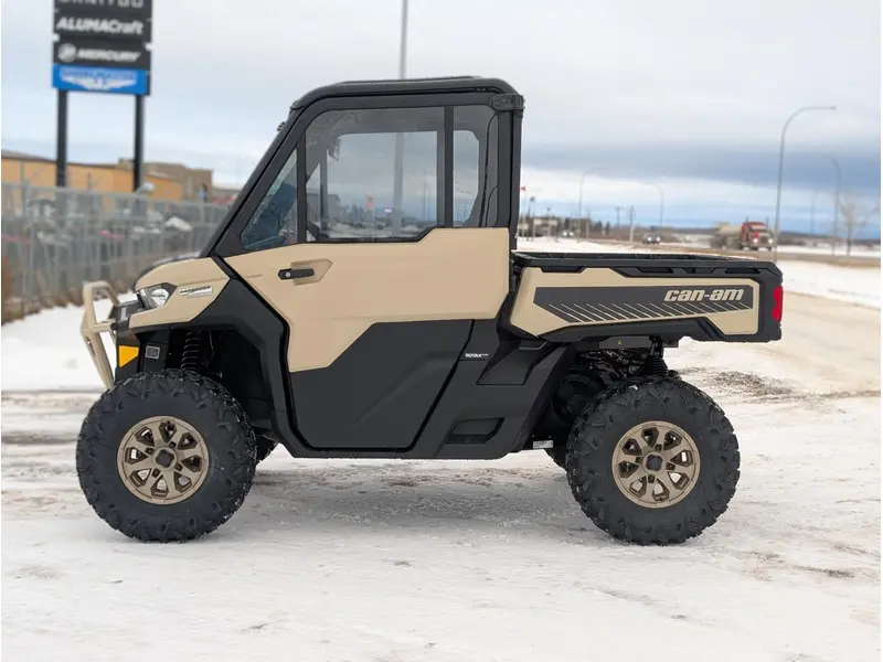2025 Can-Am Defender Limited HD10