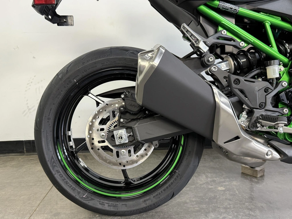 2025 Kawasaki Z900 *6.29% Jusqu'à 84 Mois alt