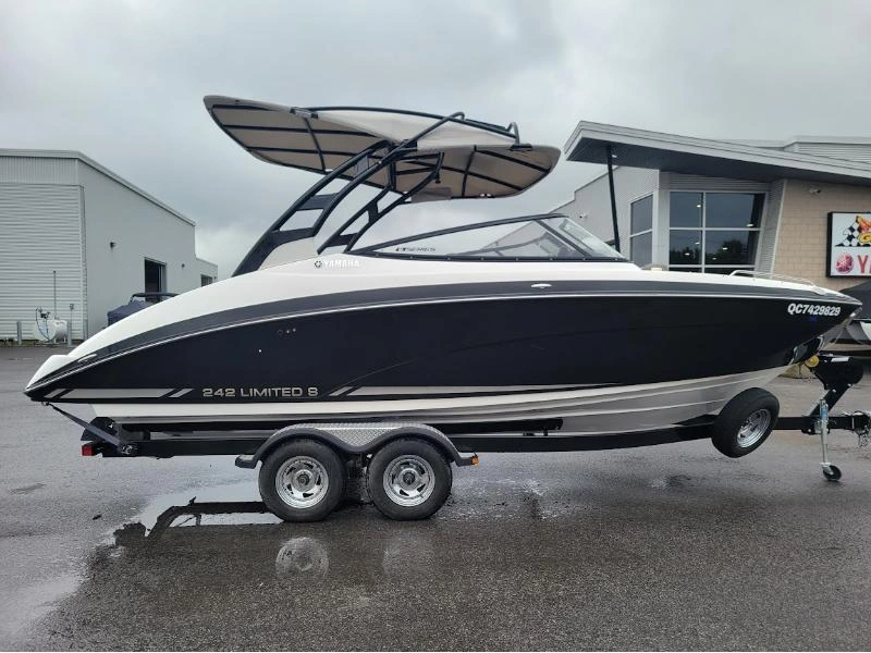 Yamaha 242 Limited S 2016 alt