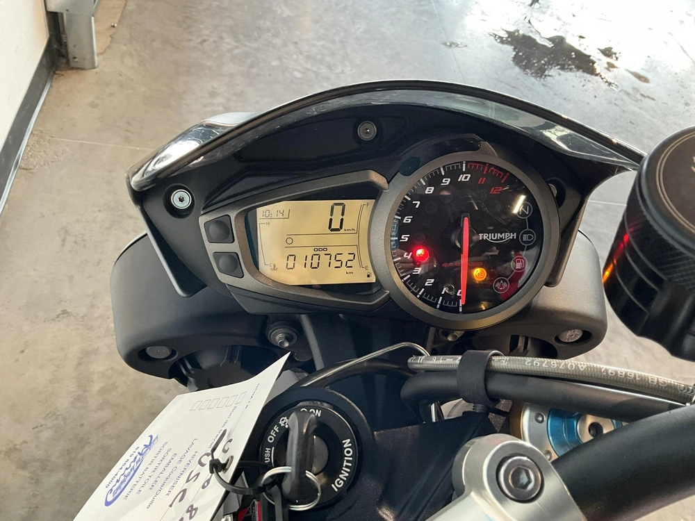 Triumph Speed Triple R 2017 alt