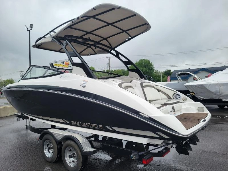 Yamaha 242 Limited S 2016 alt