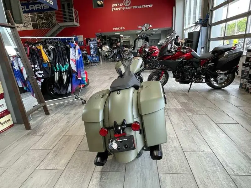 2025 Indian Motorcycle Springfield Dark Horse