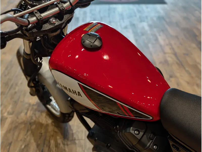 2017 Yamaha SCR950 // Charcoal Silver and Rapid Red