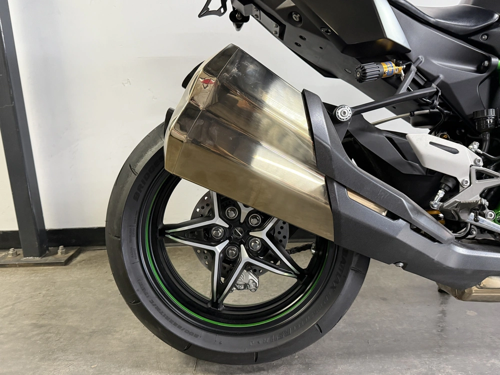 2024 Kawasaki H2 Carbon Démo alt