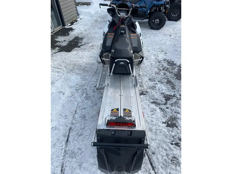 2017 Polaris S17EFS8PSL