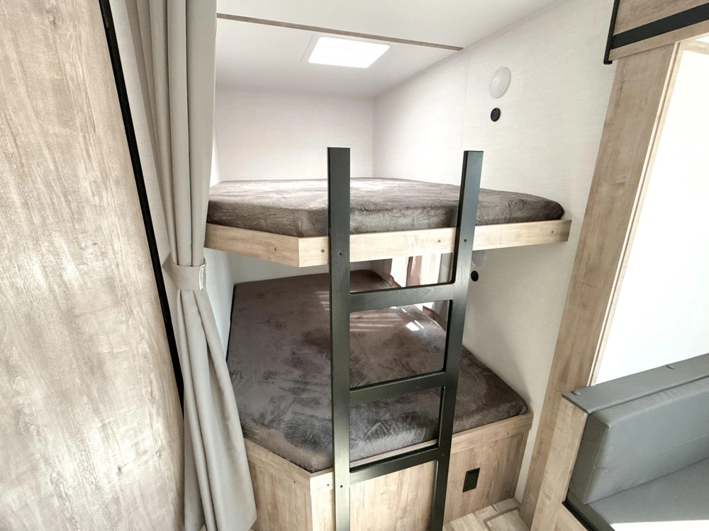 2025 Gulf Stream Ameri-lite Travel Trailer 268bh alt