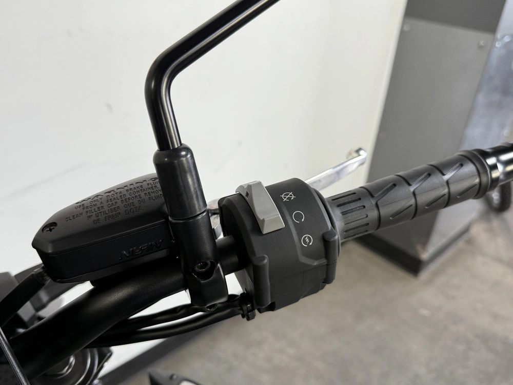 2025 Kawasaki Z900 *5.99% Jusqu'à 84 Mois💳 alt