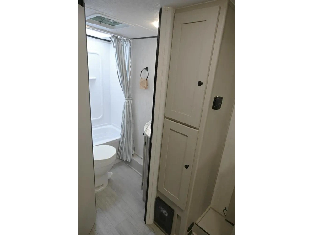 Coachmen Apex 208bhs 2026 alt