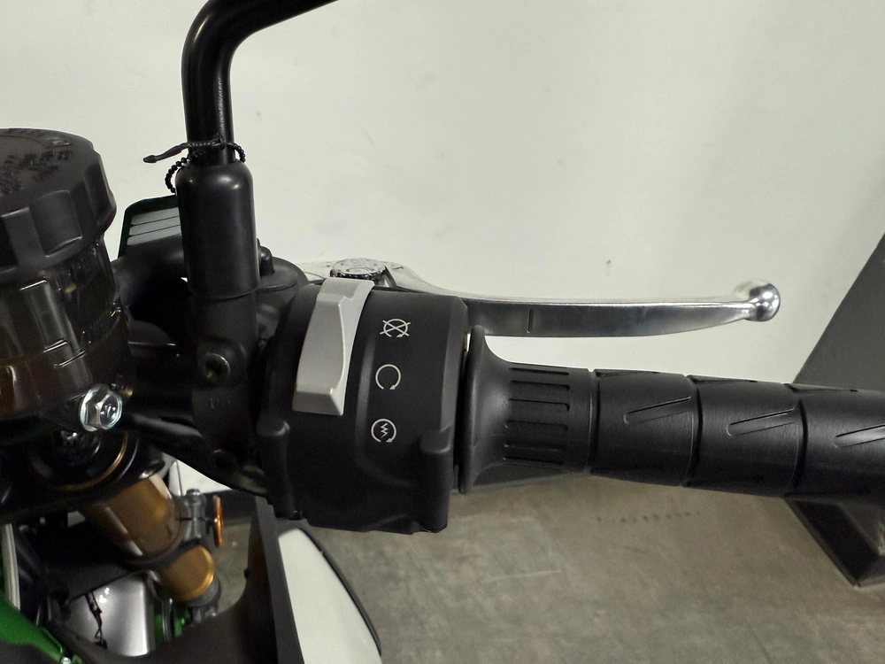 2025 Kawasaki Z900 Se *5.99% Jusqu'à 84 Mois💳 alt