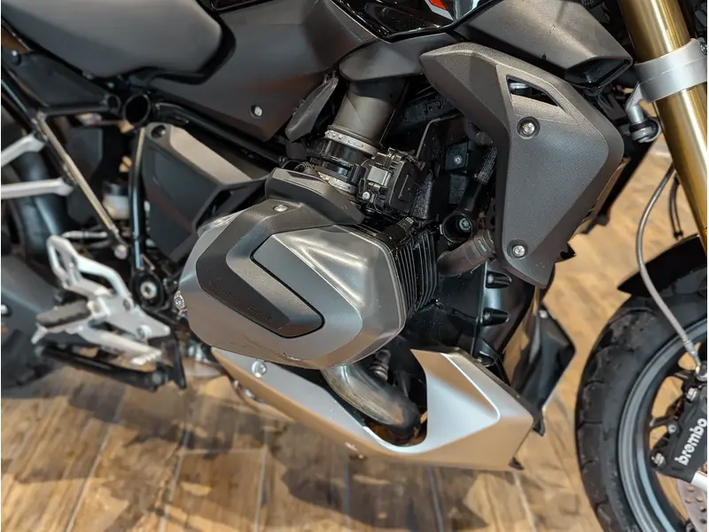 2019 BMW R 1250 R // Black Storm Metallic