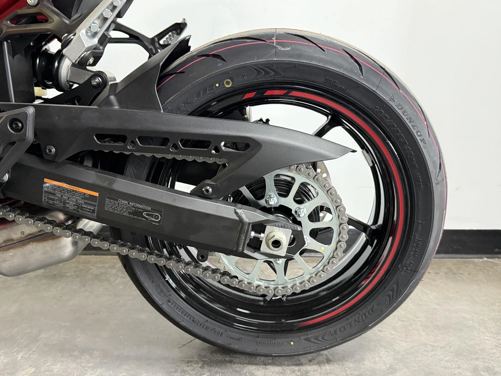 2025 Kawasaki Z900 *5.99% Jusqu'à 84 Mois💳 alt