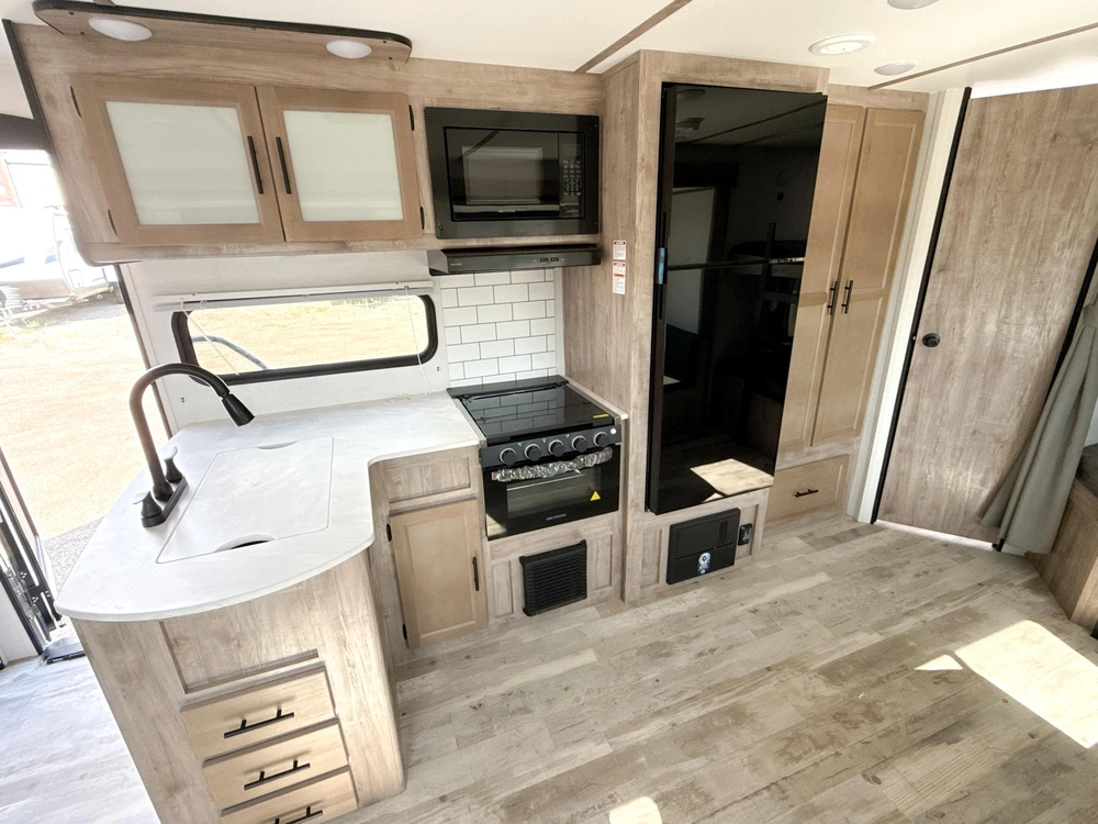 2025 Gulf Stream Ameri-lite Travel Trailer alt
