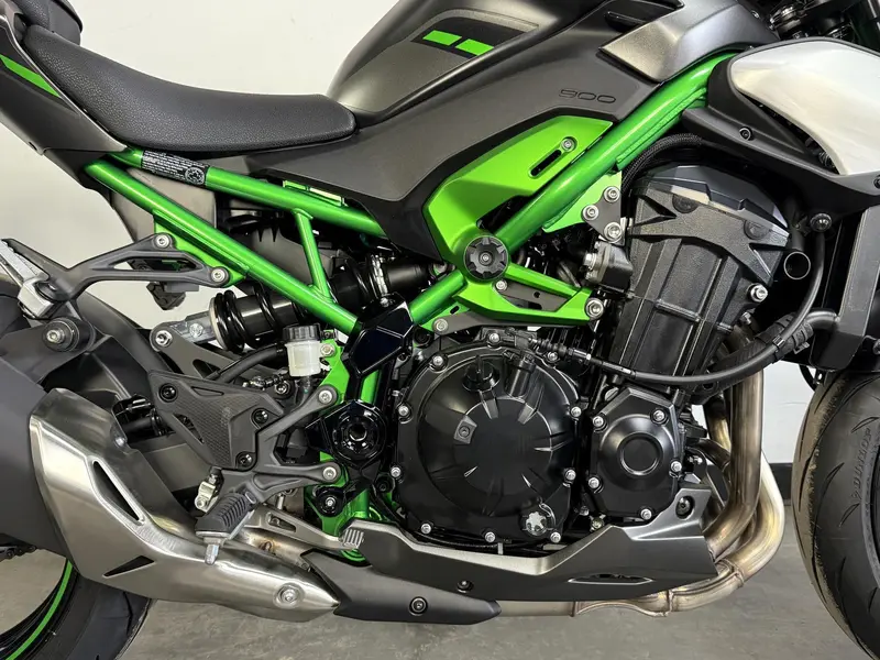 2025 Kawasaki Z900 thumbnail 5