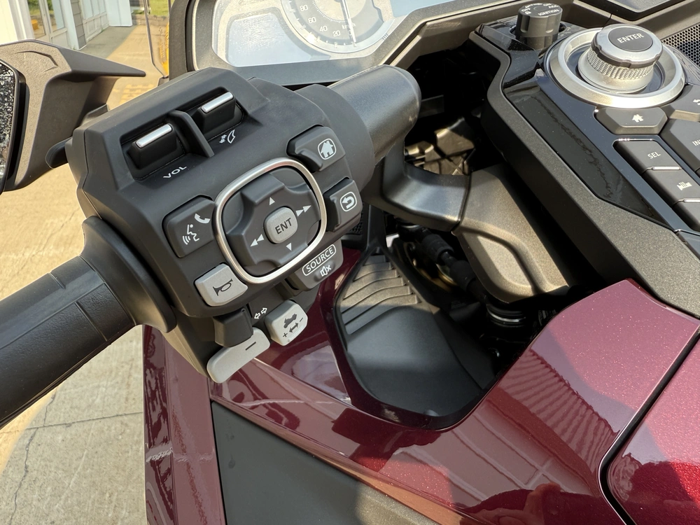 Honda Gold Wing Tour Dct 2025 alt