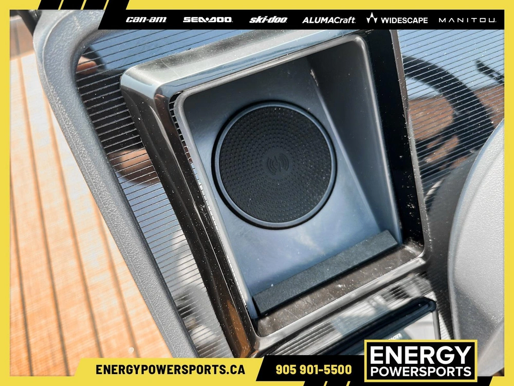 2025 Manitou Explore 22 Navigator Shp575 With 250 Verado alt