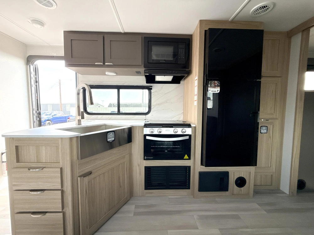 2025 Heartland A-32bh Avenir Travel Trailer alt