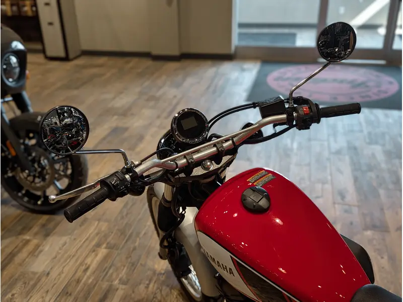 2017 Yamaha SCR950 // Charcoal Silver and Rapid Red