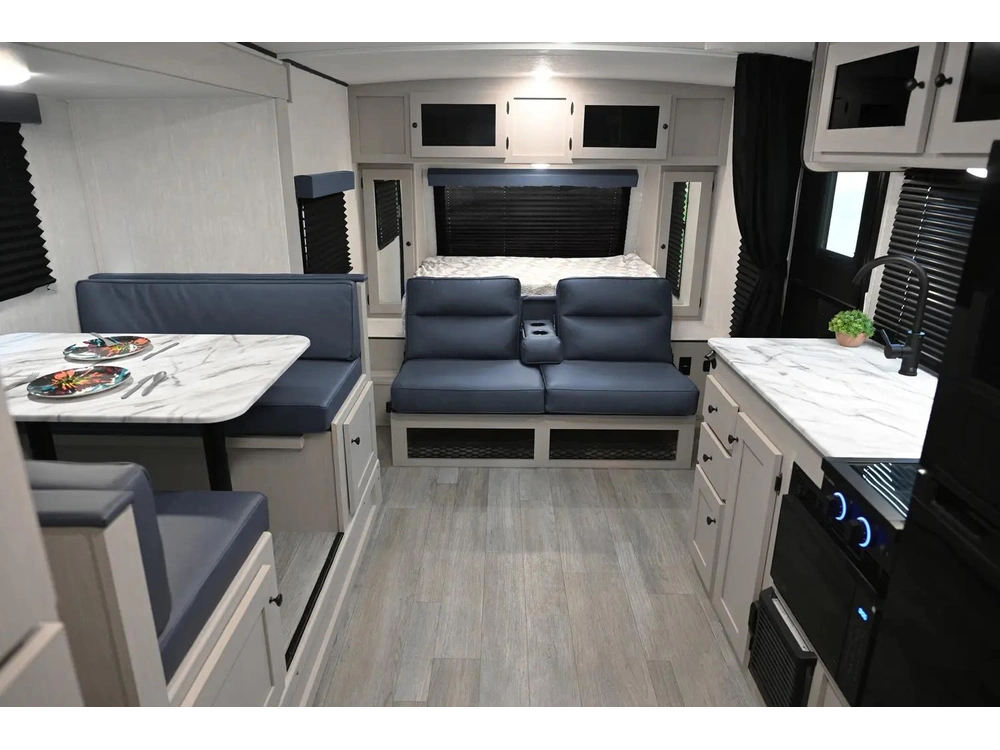 Coachmen Apex 208bhs 2026 alt