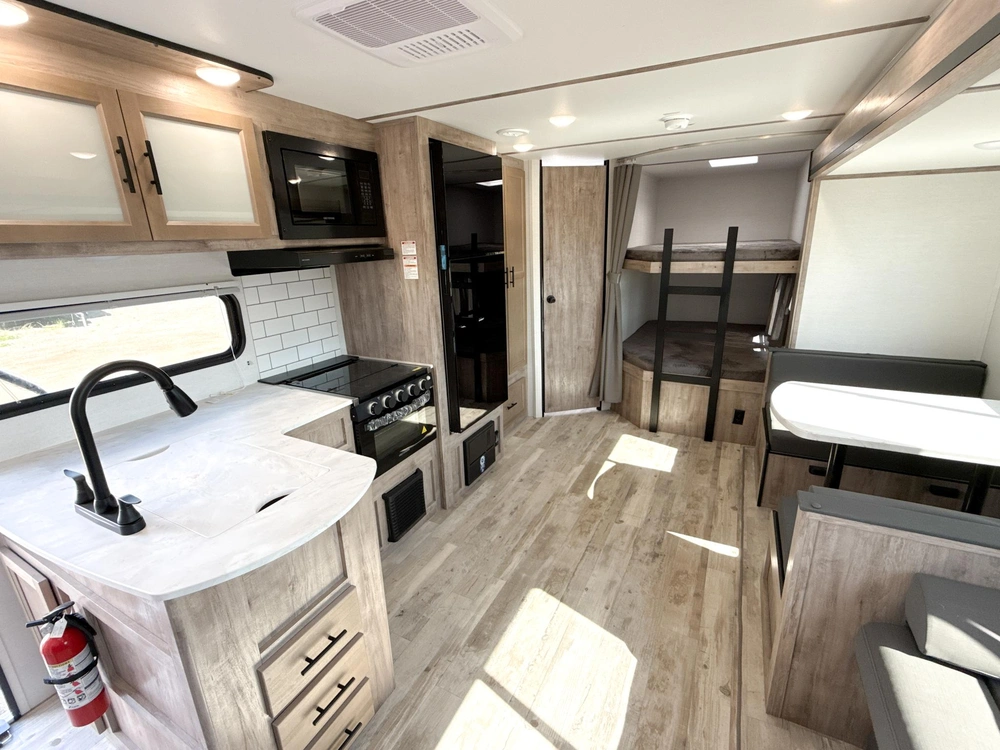 2025 Gulf Stream Ameri-lite Travel Trailer 268bh alt
