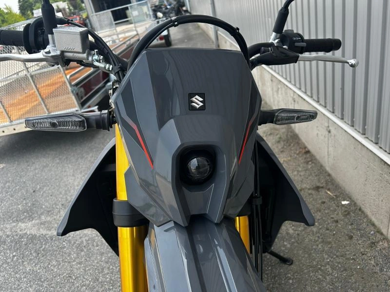 2025 Suzuki Dr-z4s alt