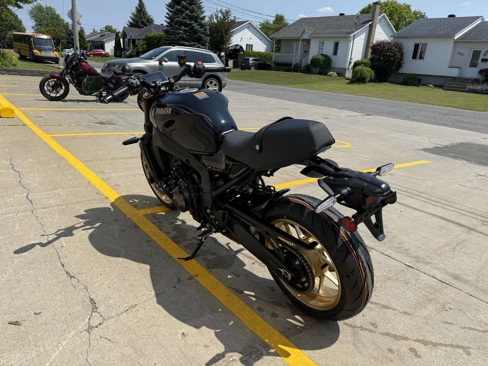 2025 Yamaha Xsr900 alt