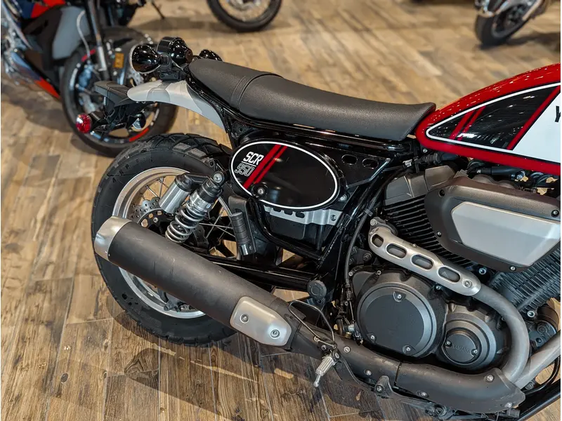 2017 Yamaha SCR950 // Charcoal Silver and Rapid Red