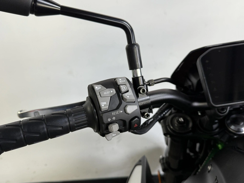 2025 Kawasaki Z900 *5.99% Jusqu'à 84 Mois💳 alt