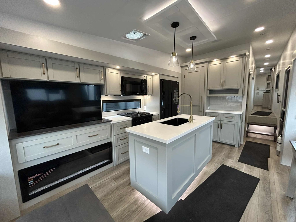 Brinkley Rv Z 3610 2025 alt
