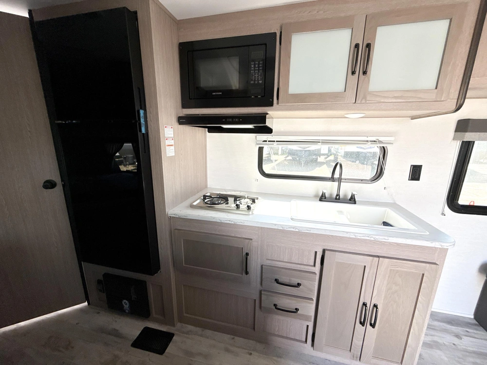 2025 Gulf Stream 26bhg Ameri-lite Travel Trailer alt