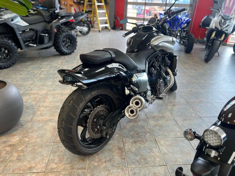 Yamaha Vmax 1700 2009 alt