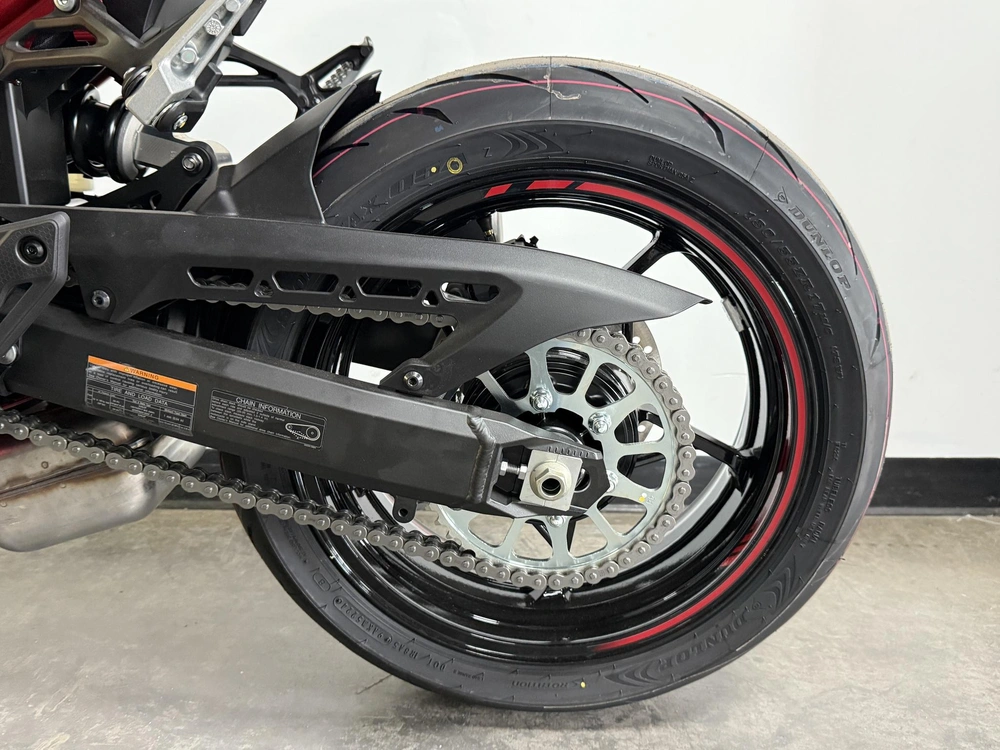 2025 Kawasaki Z900 *5.99% Jusqu'à 84 Mois💳 alt