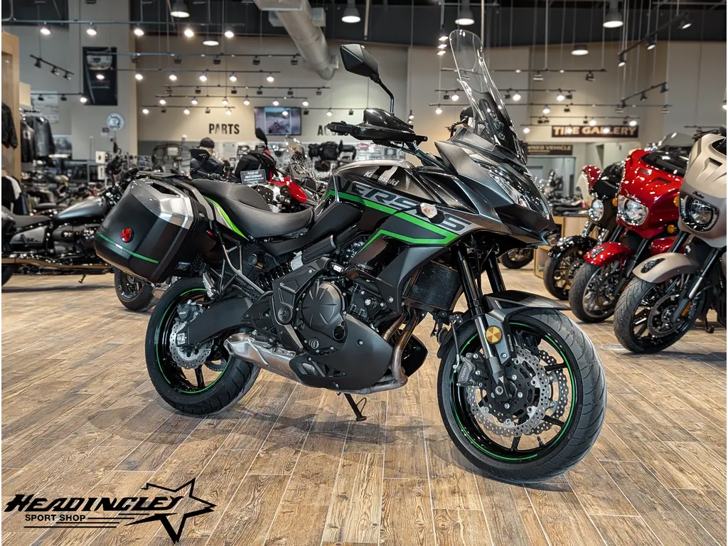 2020 Kawasaki Versys 650 LT // Metallic Moondust Gray/Metallic Flat Spark Black
