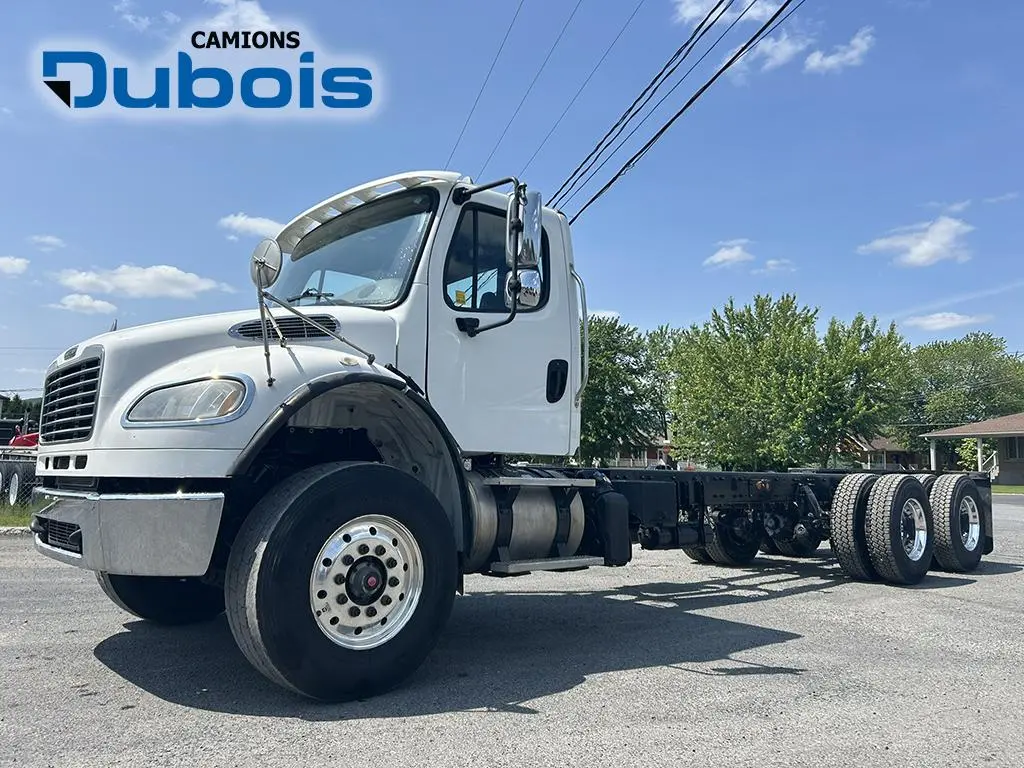 Freightliner M2-106 2016