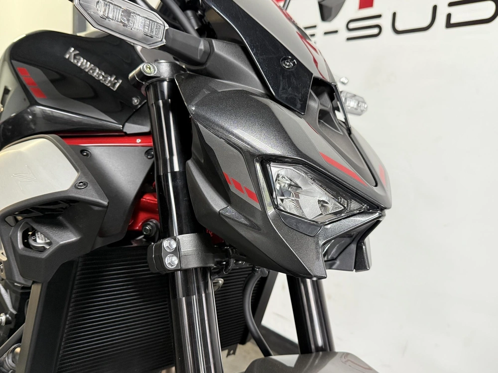 2025 Kawasaki Z900 *5.99% Jusqu'à 84 Mois💳 alt