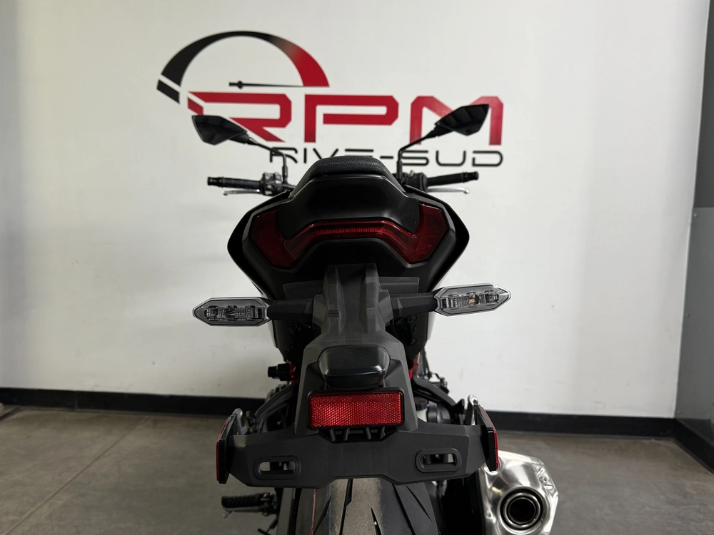 2025 Kawasaki Z900 *5.99% Jusqu'à 84 Mois💳 alt