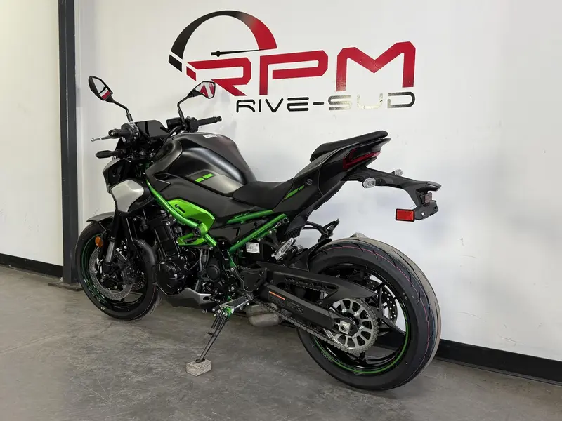 2025 Kawasaki Z900 thumbnail 12