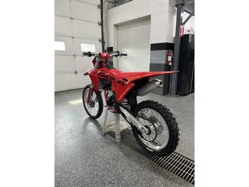 2025 GASGAS MC350 F thumbnail 4