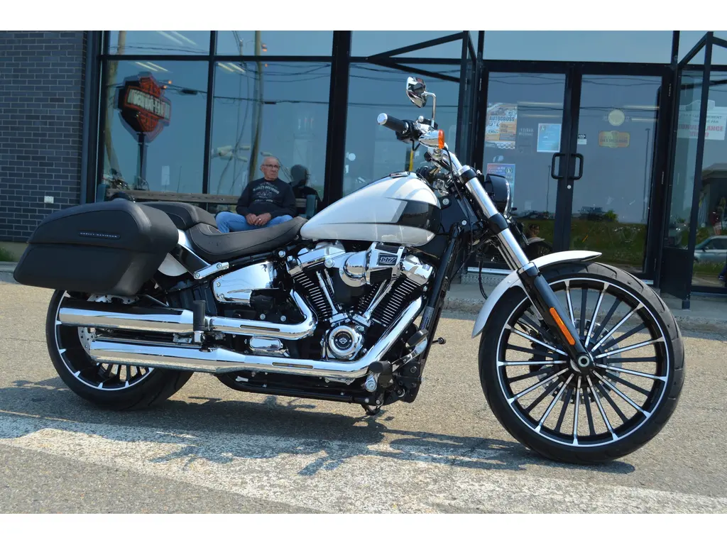 Harley-Davidson FXBR 2024