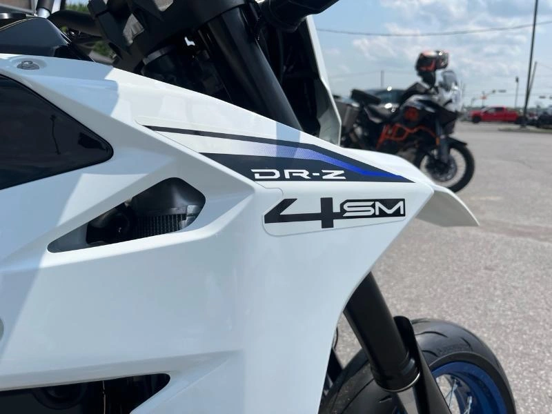 2025 Suzuki Dr-z4sm alt