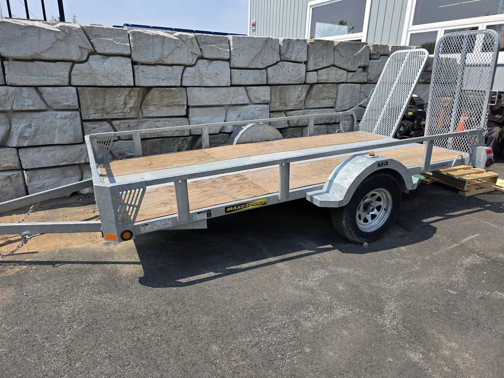 2023 Maxi-Roule UTO72144-S