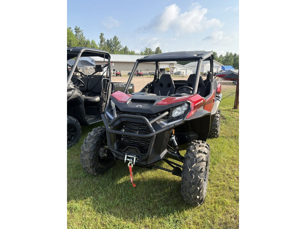 2025 Can-am Com Xt 700 alt