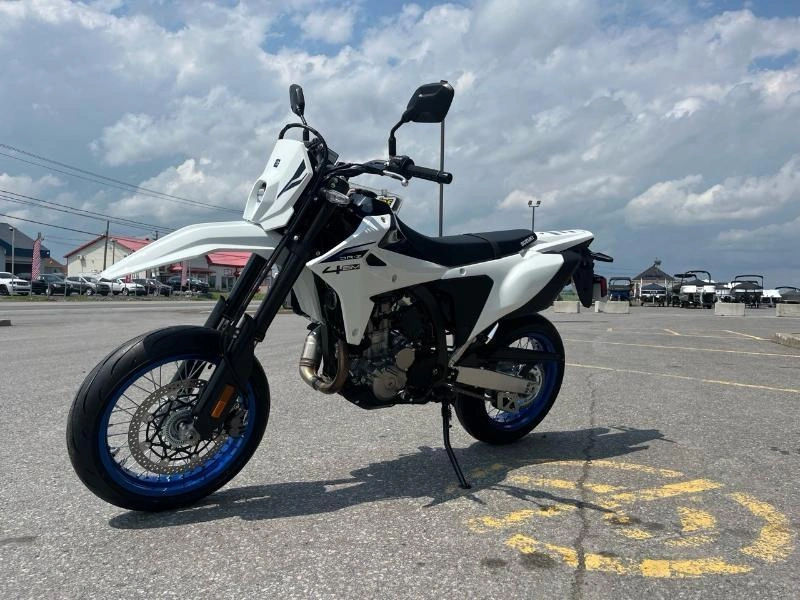 2025 Suzuki Dr-z4sm alt