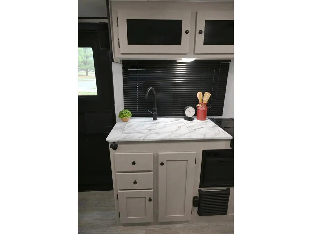 Coachmen Apex 208bhs 2026 alt