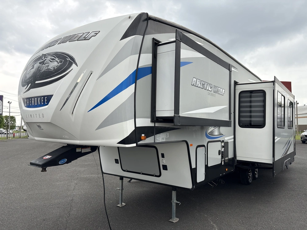 Cherokee Arctic Wolf 315tbh8 2019 alt