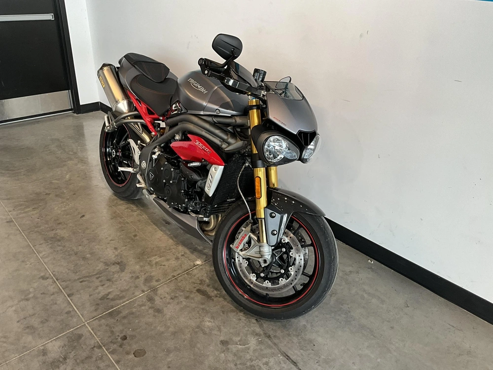 Triumph Speed Triple R 2017 alt