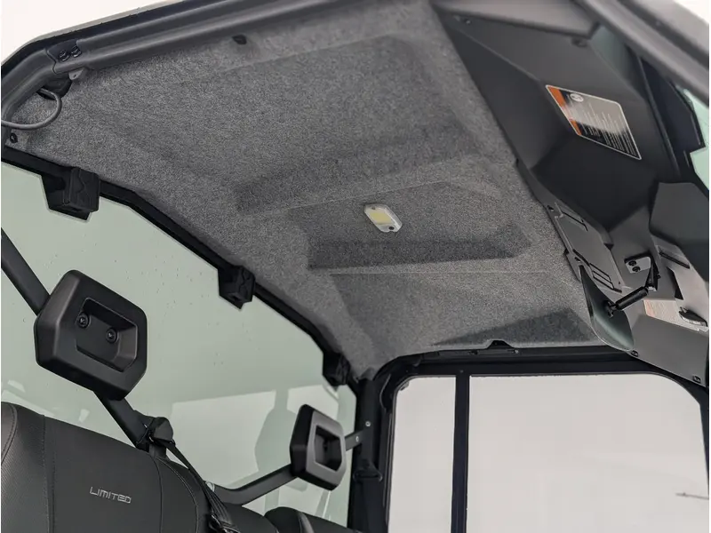 2025 Can-Am Defender Limited HD10