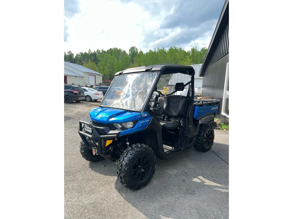 2023 Can-Am Defender XT HD9