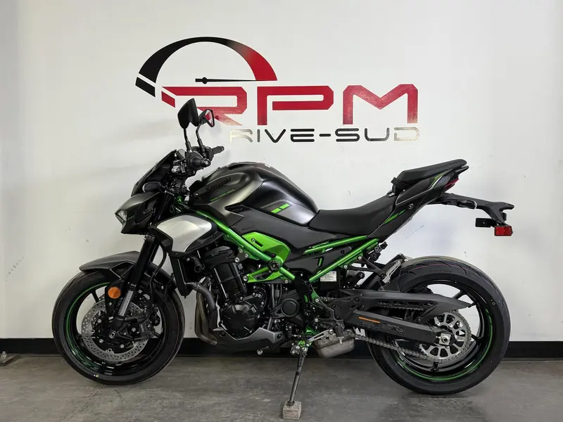 2025 Kawasaki Z900 thumbnail 11
