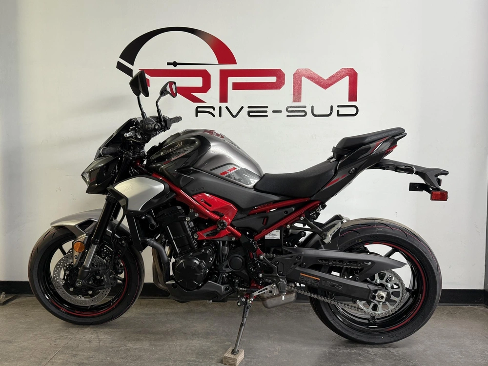 2025 Kawasaki Z900 *5.99% Jusqu'à 84 Mois💳 alt